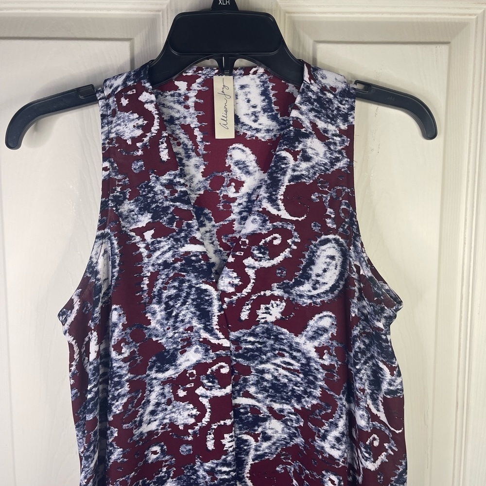 Allison‎ Joy sleeveless pattern blouse. - Picture 3 of 7